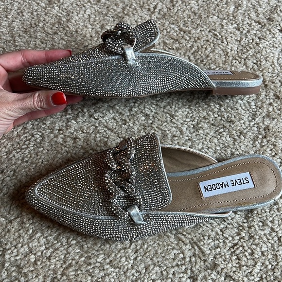 Steve Madden Finn Silver Thornton chain flat slide shoe size 6 point toe - Picture 4 of 8